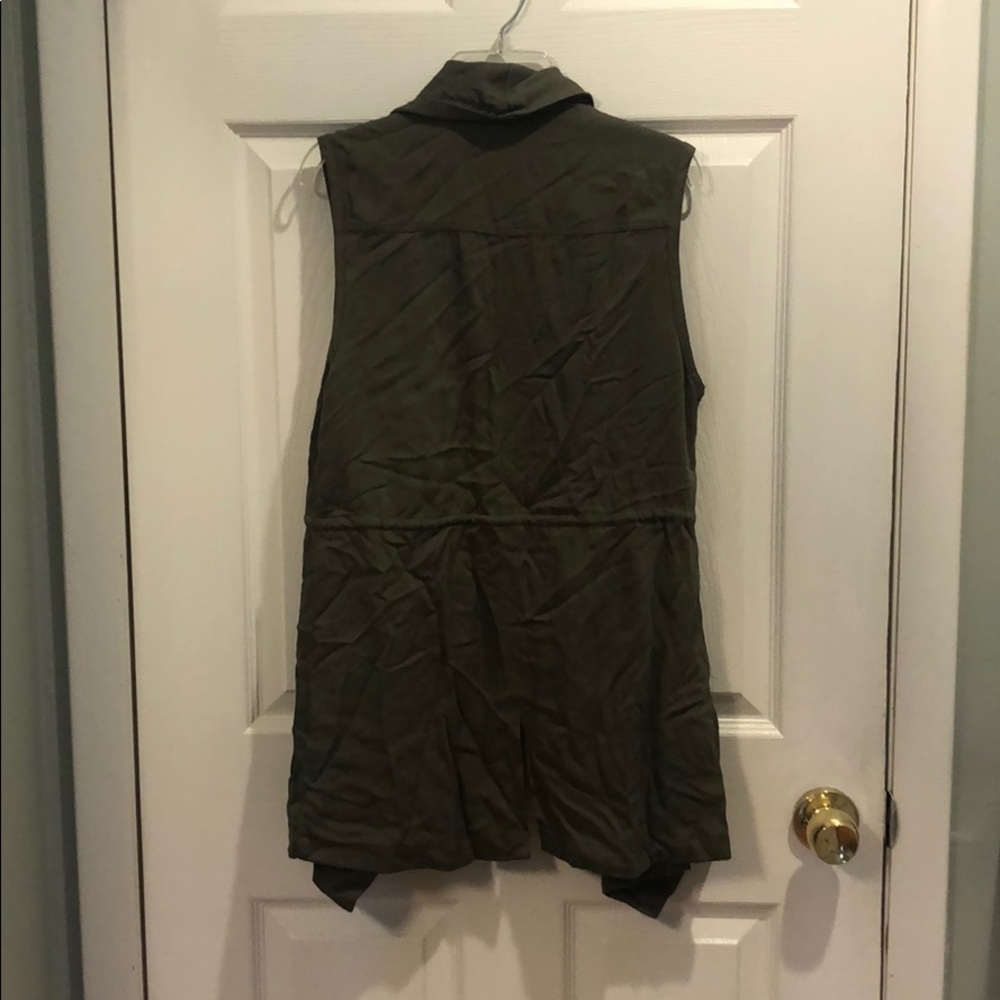 Vest - Picture 3 of 3